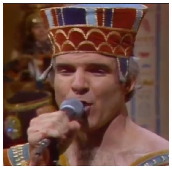 King Tut (King Tut)
Now when he was a young man, - Picture 3 of 8